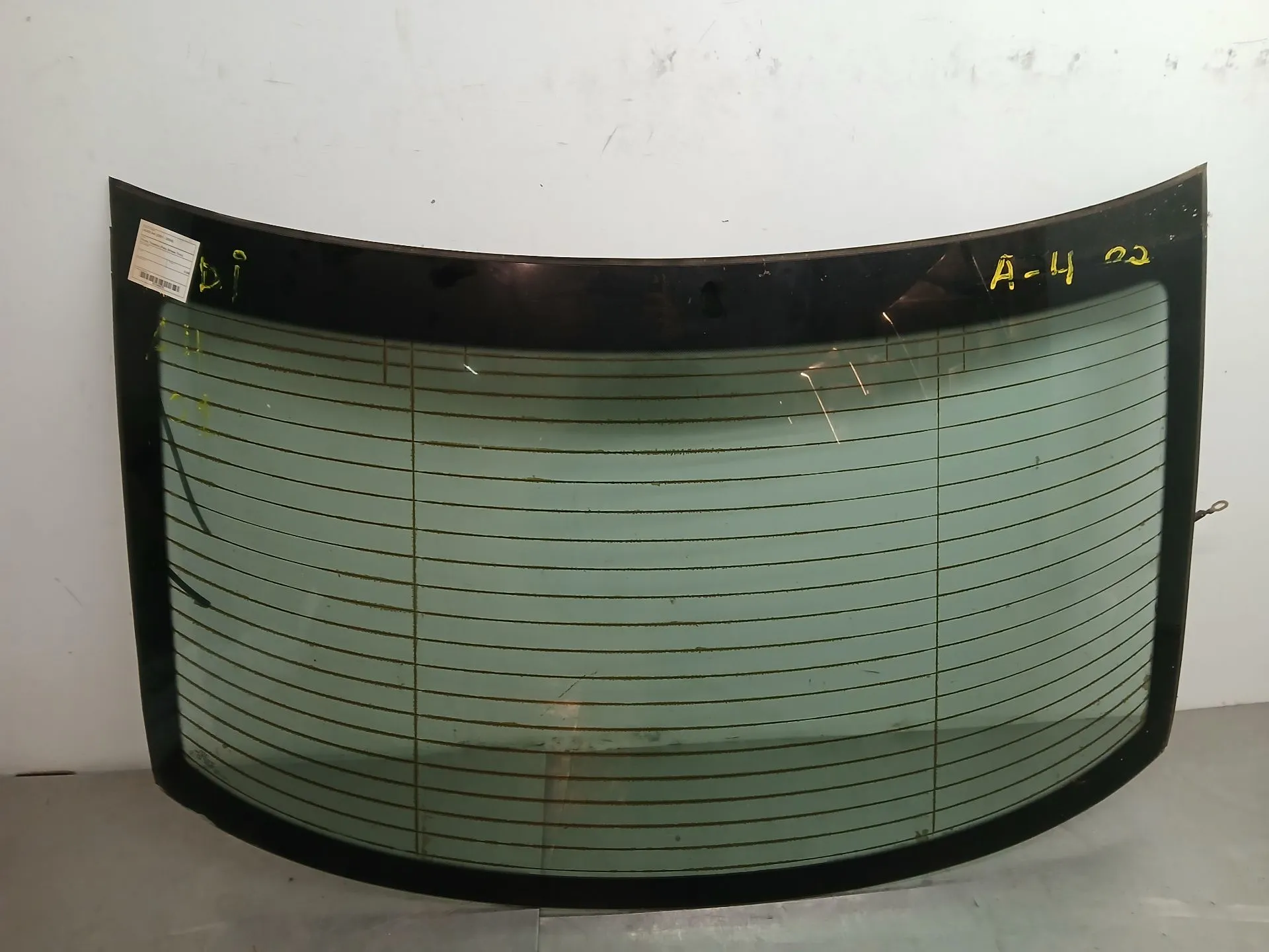 Vitre arrière AUDI A4 (8E2, B6)