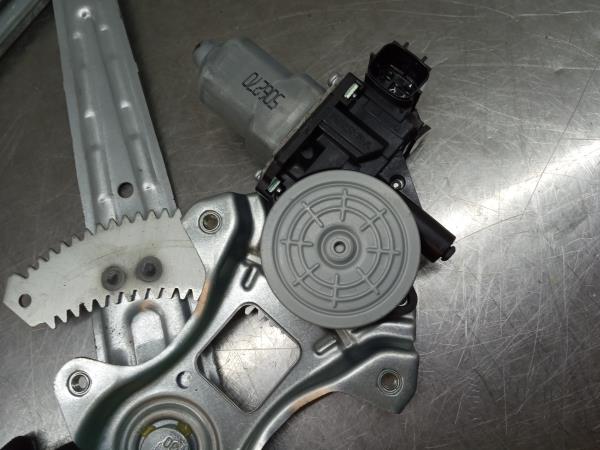 Elevador vidros trás direito NISSAN Leaf EV (ZE0) Imagem-2