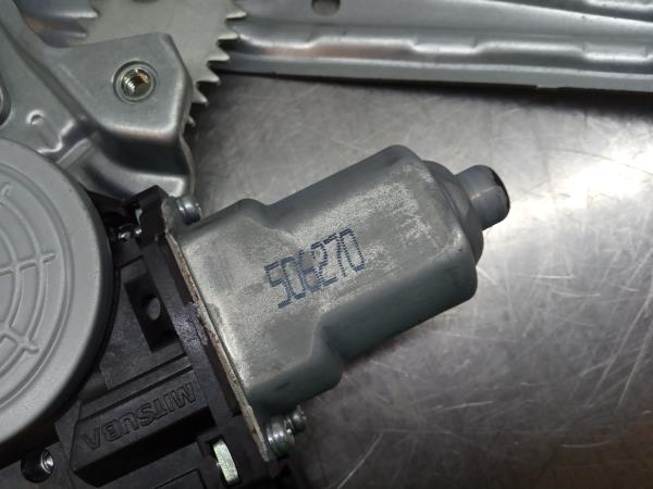 Elevador vidros trás direito NISSAN Leaf EV (ZE0) Imagem-4