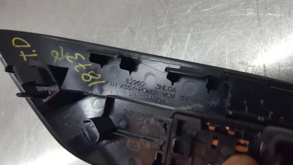 Right Rear window control NISSAN Leaf EV (ZE0) Imagem-2