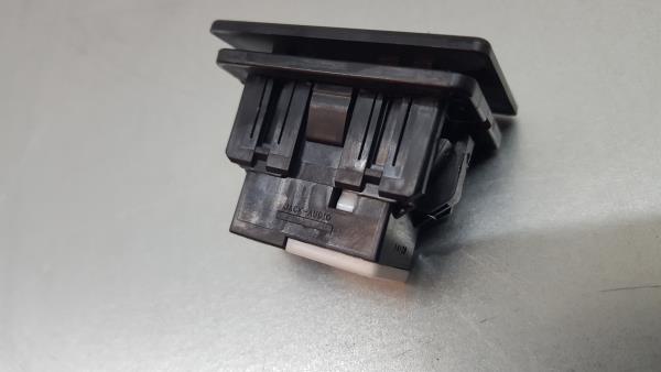 Módulo USB / AUX / IPOD NISSAN NV200/Evalia Combi (M20) Imagem-2