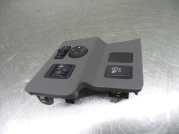 Comando / botão / interruptor multifunções NISSAN NV200/Evalia Combi (M20) Imagem-1