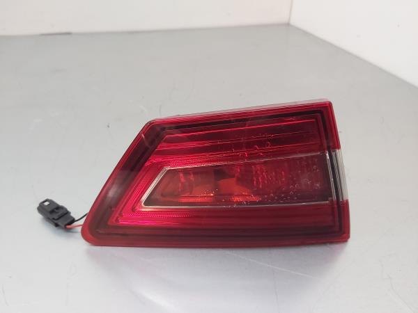 Farolim da mala esquerdo RENAULT Clio IV (BH_)