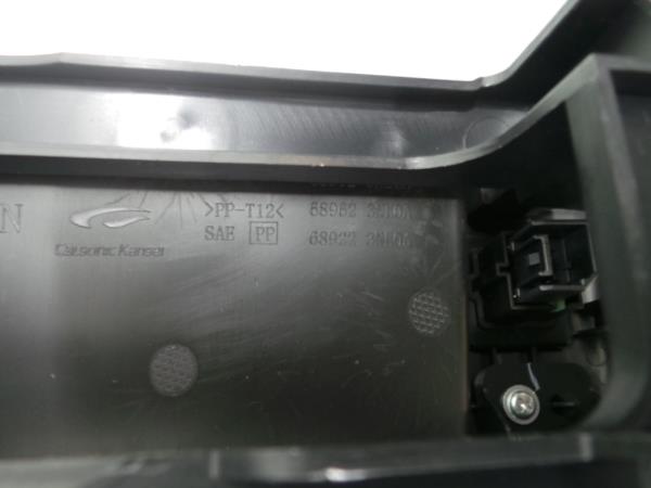 Apoyobrazos NISSAN Leaf EV (ZE0) Imagem-3