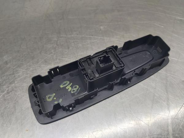 Mando / interruptor elevalunas delantero derecho RENAULT Kadjar (HA_, HL_) Imagem-2