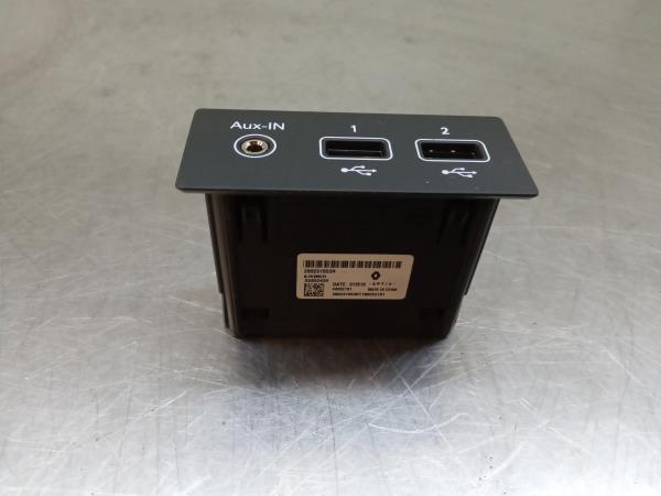 Módulo USB / AUX / IPOD RENAULT Captur II Imagem-1