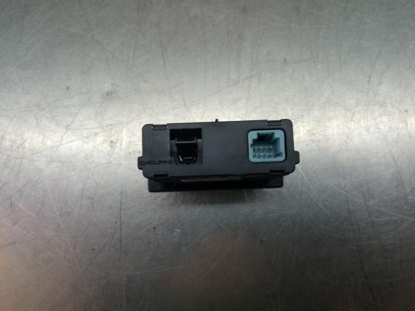 Módulo USB / AUX / IPOD RENAULT Captur II Imagem-1