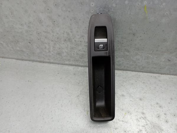 Comando / botão / interruptor vidros trás direito RENAULT Captur II