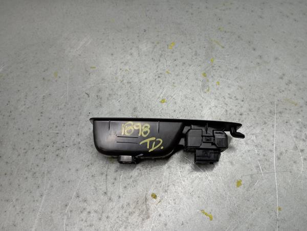 Mando / interruptor elevalunas trasero derecho RENAULT Captur II Imagem-4