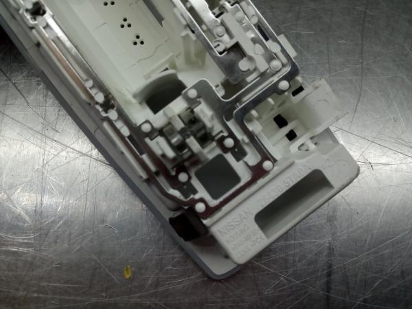 Plafonier frente NISSAN Leaf EV (ZE1) Imagem-2