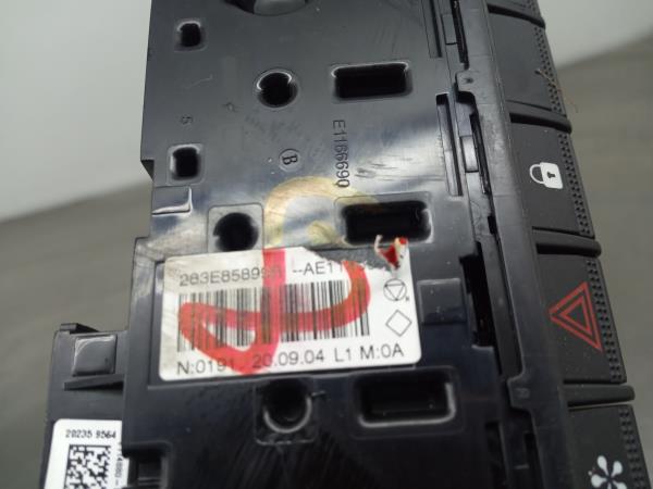 Bouton de Warning/ interrupteur 4 feux de détresse RENAULT Captur II Imagem-2