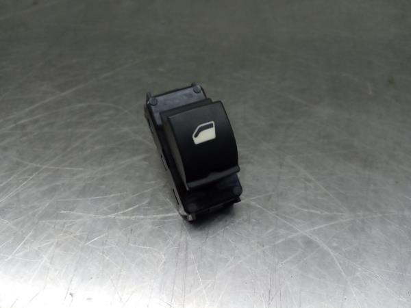 Mando / interruptor elevalunas delantero derecho PEUGEOT 3008 II (M_)