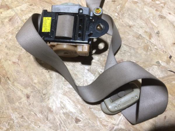 Pré-tensor cinto frente direito TOYOTA Corolla Hatchback (_E12_) Imagem-2