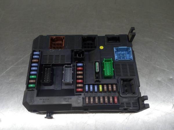 Caixa fusíveis / SAM / BSI PEUGEOT 208 Imagem-1