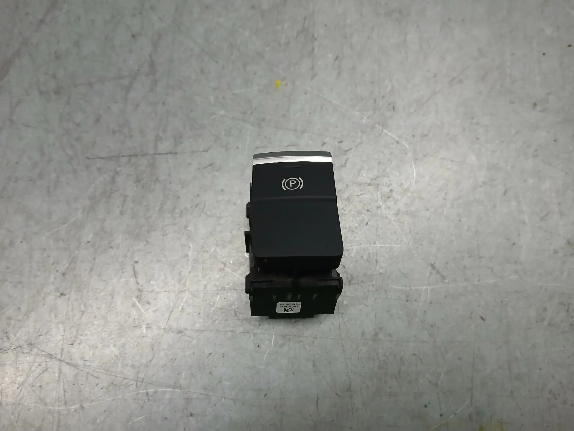 Pulsante / interruttore freno di stazionamento AUDI A4 (8W2, 8WC, B9)