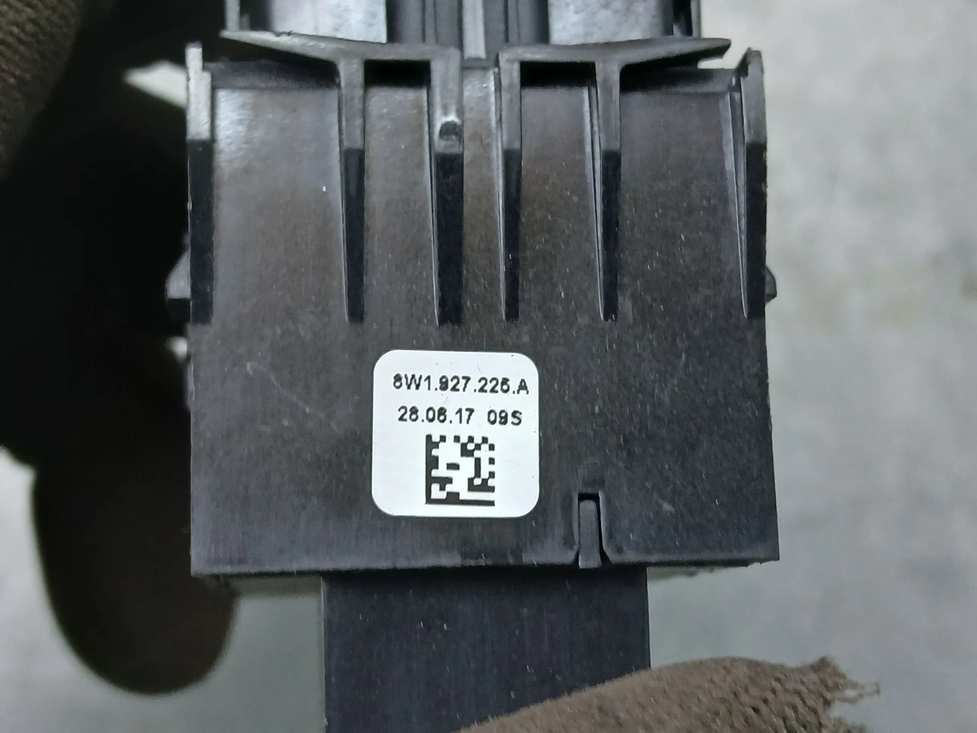 Botão / interruptor travão de parque AUDI A4 (8W2, 8WC, B9) Imagem-5