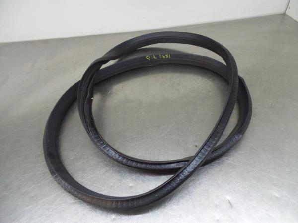 Revestimento porta trás direito RENAULT Captur II