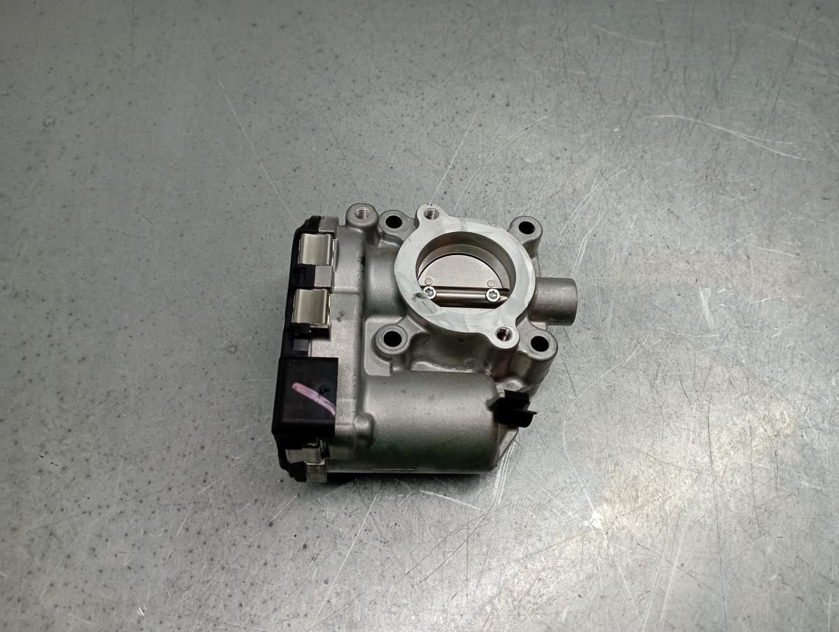 Throttle body RENAULT Captur (J5_)