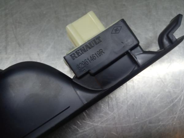 Comando / botão / interruptor vidros trás direito RENAULT Captur (J5_) Imagem-3