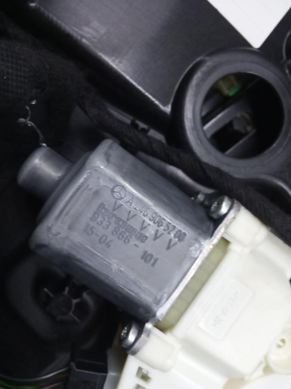 Elevador vidros frente direito MERCEDES-BENZ Classe A (W176) Imagem-3