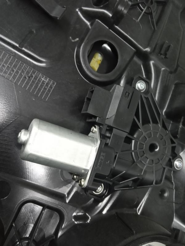 Elevador vidros trás esquerdo MERCEDES-BENZ Classe A (W176) Imagem-2