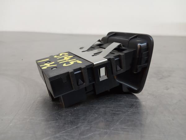 Botão / interruptor travão de parque MERCEDES-BENZ Classe A (W176) Imagem-1