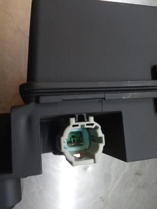 Sound system column / Speakers NISSAN Leaf EV (ZE1) Imagem-3