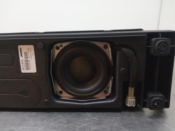 Sound system column / Speakers NISSAN Leaf EV (ZE1) Imagem-2