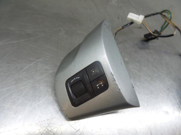 Commandes au volant OPEL Corsa D Van Imagem-1