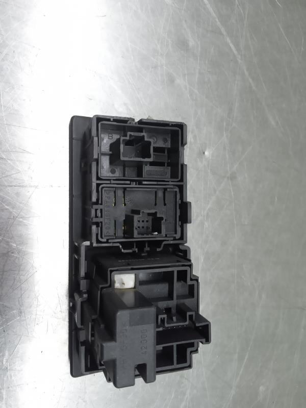 Comando / botão / interruptor multifunções RENAULT Megane III Grandtour (KZ0/1) Imagem-1