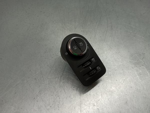 Light switch OPEL Corsa E Imagem-2