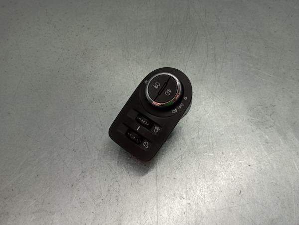 Light switch OPEL Corsa E Imagem-1