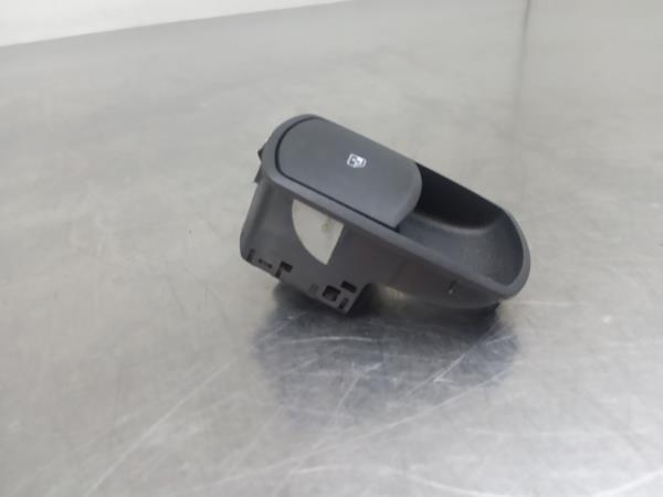 Mando / interruptor elevalunas delantero derecho OPEL Corsa E Imagem-1