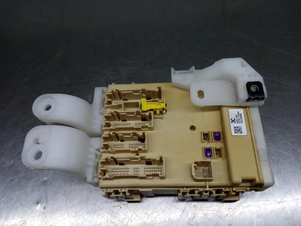 Caixa fusíveis / SAM / BSI TOYOTA Auris Hatchback (_E18_) Imagem-1
