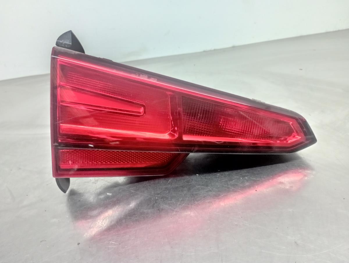 Feu de coffre Gauche AUDI A4 (8W2, 8WC, B9) Imagem-1