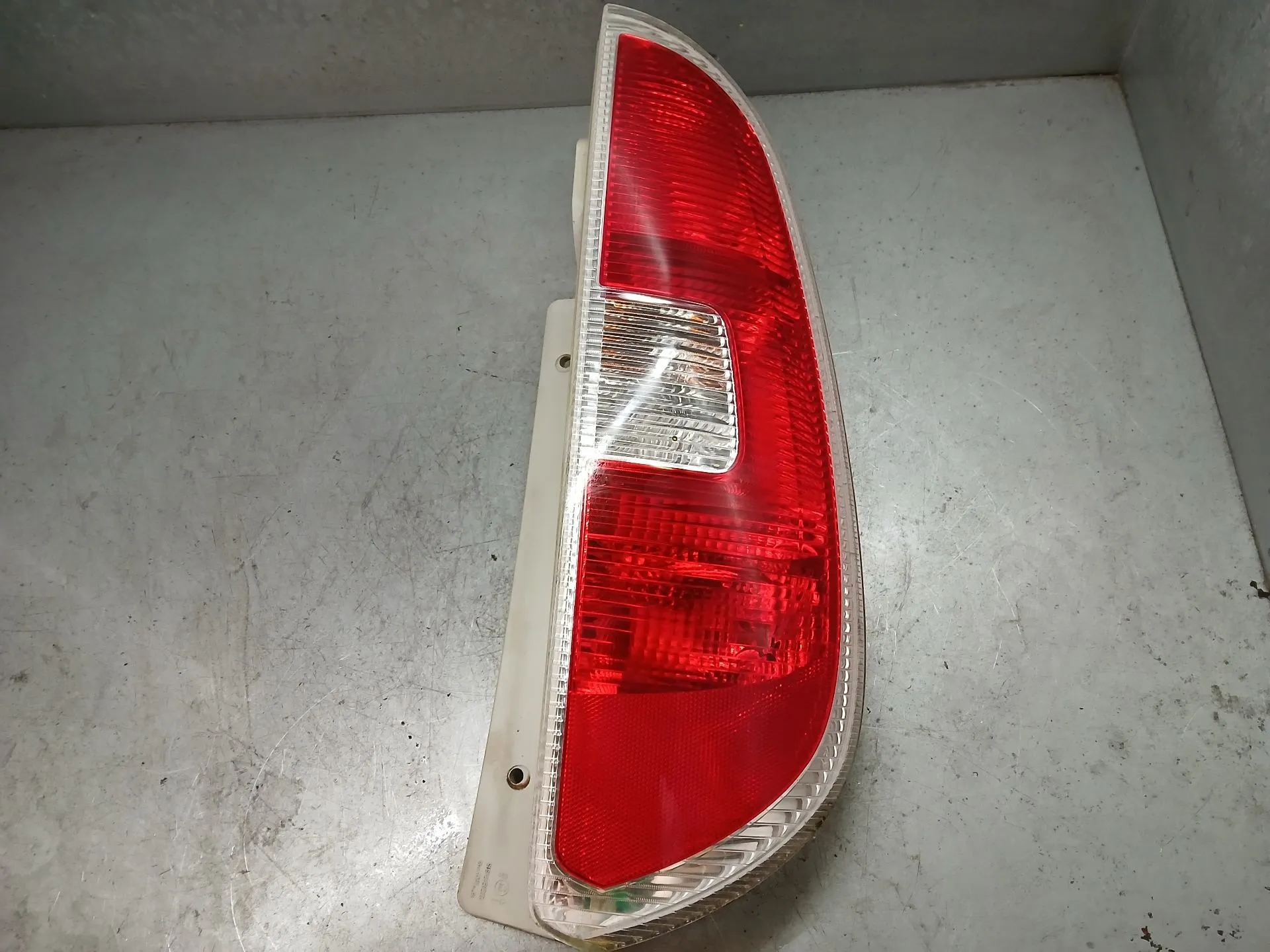 Right Tail light SKODA Roomster (5J)