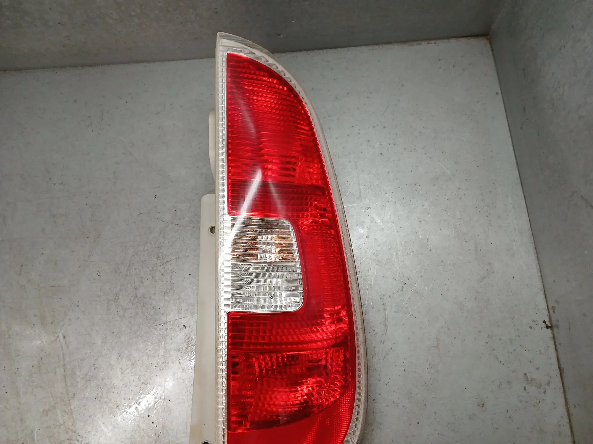 Right Tail light SKODA Roomster (5J) Imagem-1