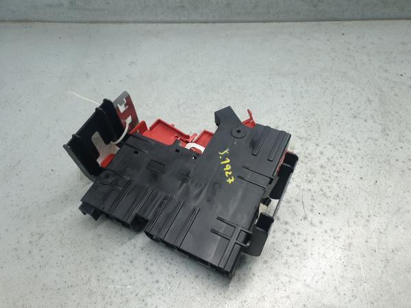 Battery Control Module / Charging Relay BMW X3 (F25) Imagem-1