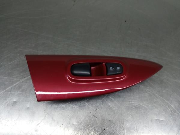 Mando / interruptor elevalunas delantero derecho NISSAN Juke (F15)