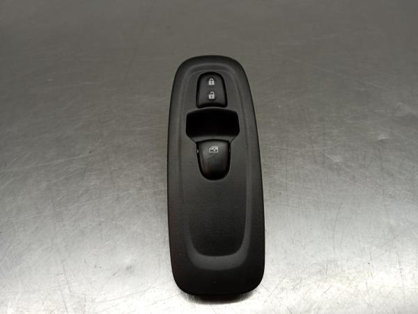Mando / interruptor elevalunas delantero derecho RENAULT Kadjar (HA_, HL_)
