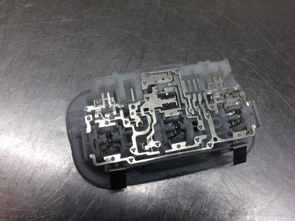 Plafonier trás PEUGEOT Partner (K9) Imagem-1