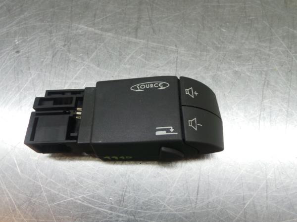 Manípulo do rádio DACIA Duster (HS_)