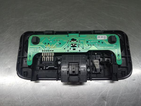 Plafonier frente VOLKSWAGEN Golf VII (5G1, BQ1, BE1, BE2) Imagem-1