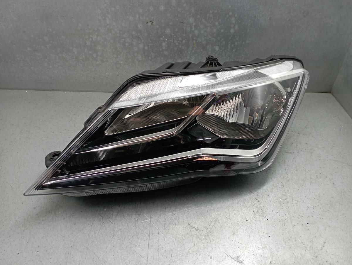 Left Headlight SEAT Toledo IV (KG3)