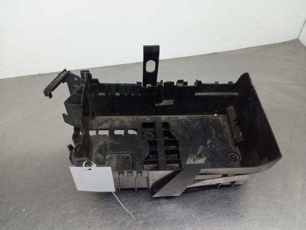Base / caja de batería OPEL Astra J