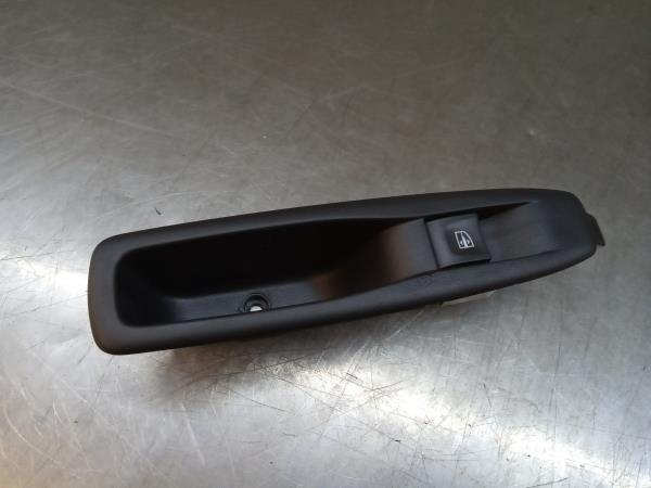 Comando / botão / interruptor vidros trás esquerdo RENAULT Captur (J5_)