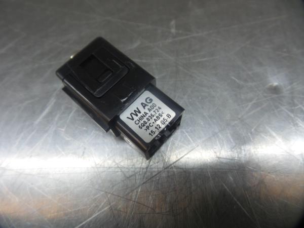 Módulo USB / AUX / IPOD SKODA Fabia III Hatchback (NJ3) Imagem-2