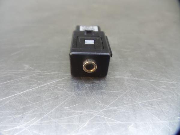 Módulo USB / AUX / IPOD SKODA Fabia III Hatchback (NJ3)