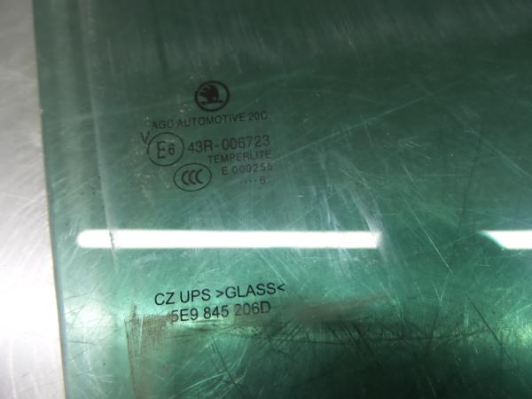 Vidrio puerta Trasero Derecho SKODA Octavia III Break (5E5) Imagem-1