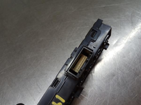 Pulsanti luci di emergenza RENAULT Captur II Imagem-2